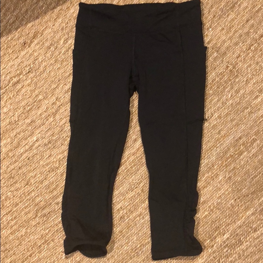 Black Capri Ivivva leggings